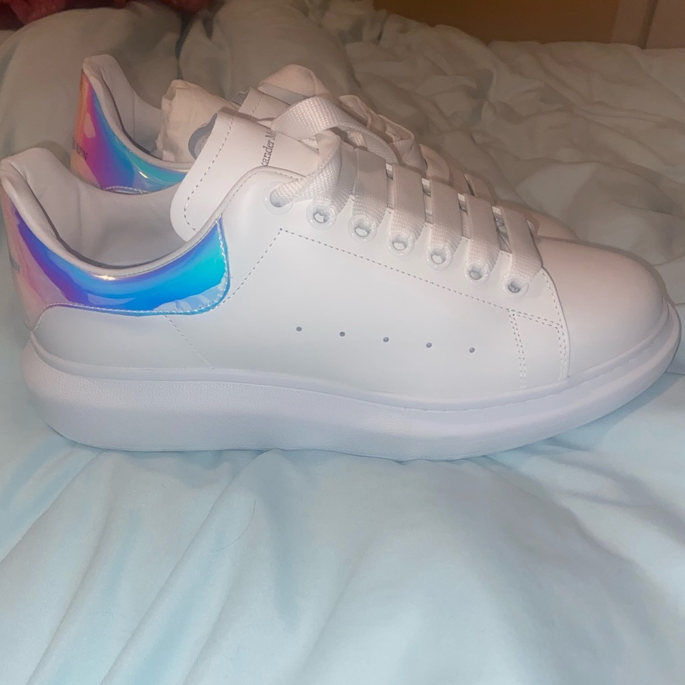 New Alexander McQueen oversized iridescent logo leather sneakers size 11